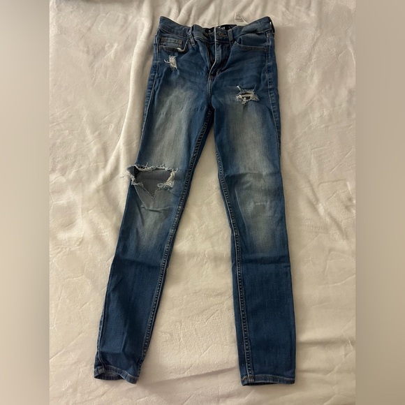 Hollister High Rise Skinny Jeans - Picture 1 of 3